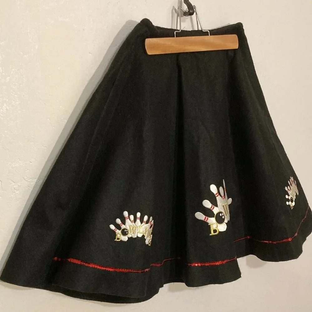 Circle skirt with bowling pins Vintage Storybook Heirlooms size Small